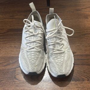 Under-armor Speed Form 20 Men’s Sneakers Size 9.5